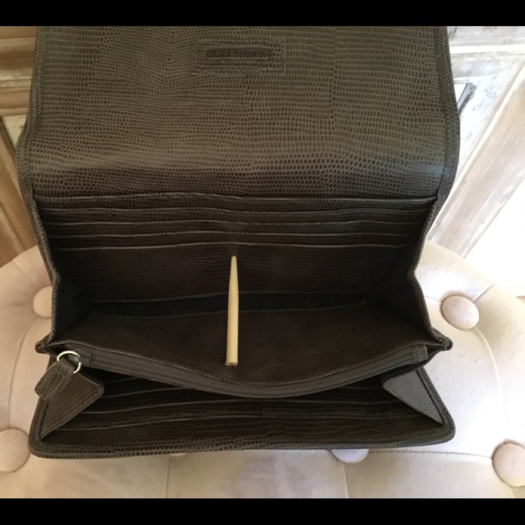 Levenger Accordian Wallet - Picture 3 of 7